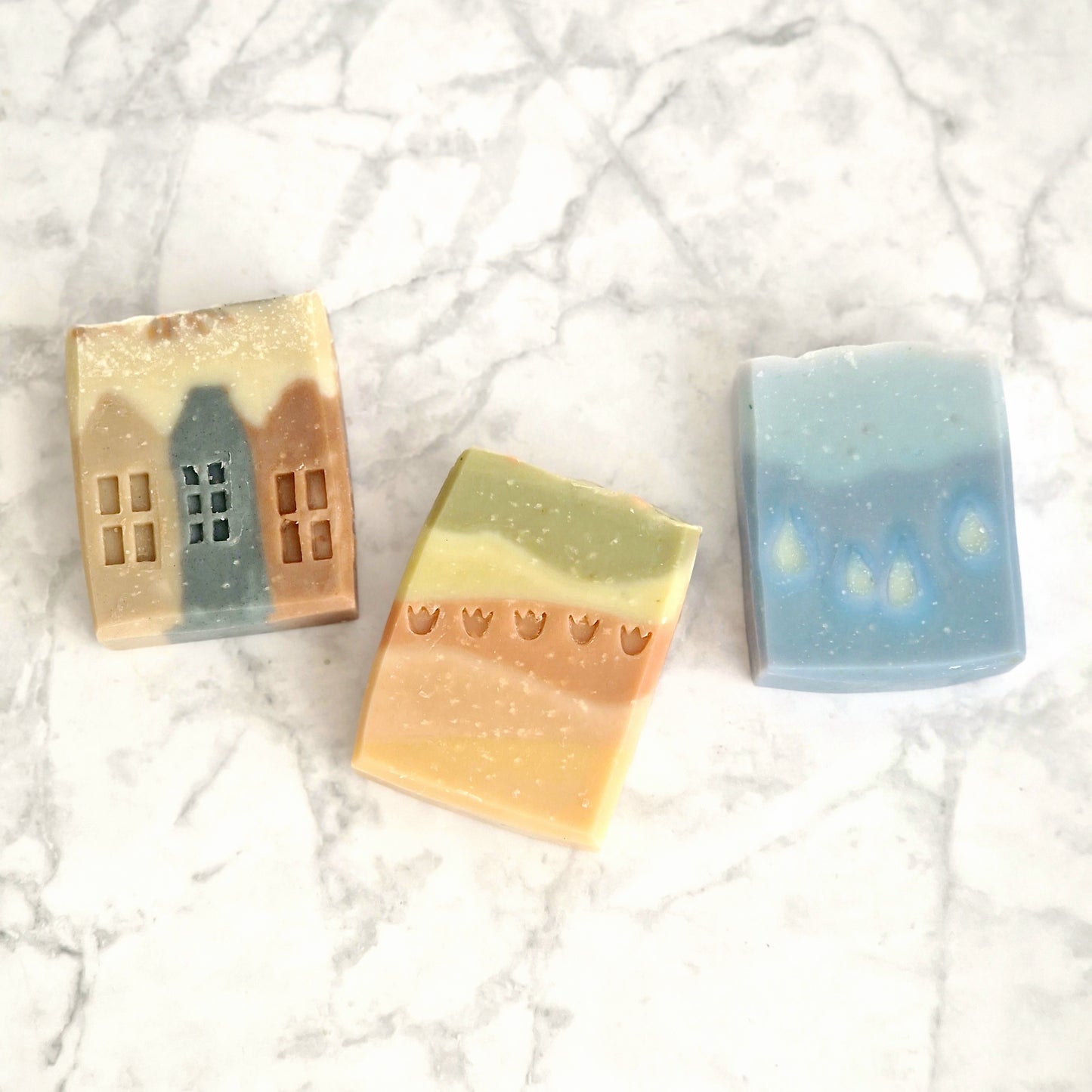 Plenzen handmade soap | Petitgrain, clary sage and peppermint